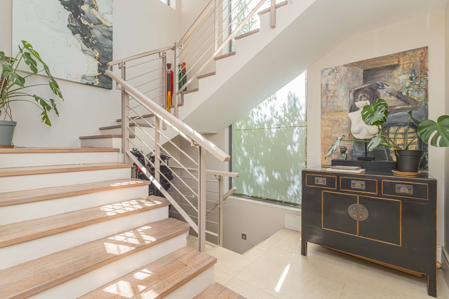 4 Bedroom Property for Sale in Fresnaye Western Cape